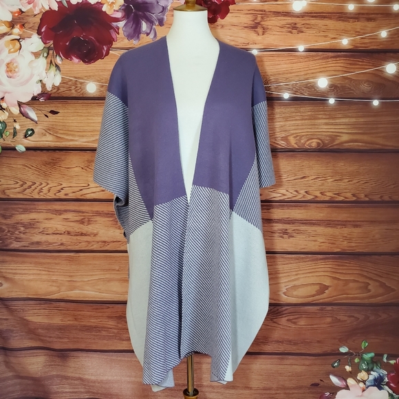 Coldwater Creek Sweaters - 🔴5/$25 Coldwater Creek Purple and Gray Ruana
